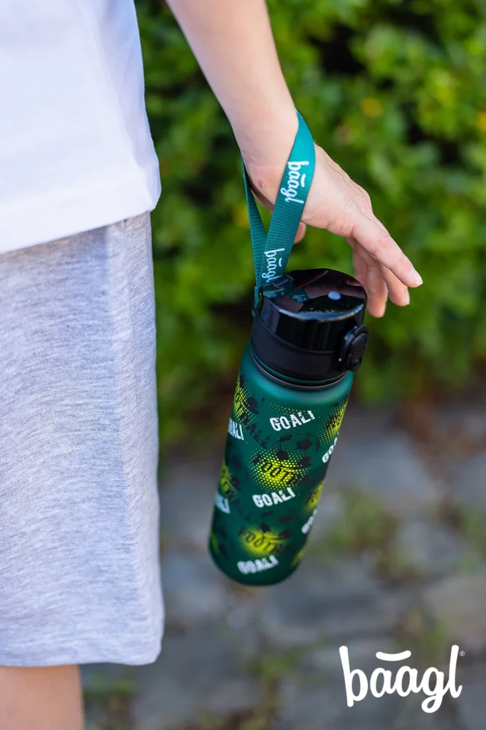 Plastová fľaša do školy Baagl - Futbal 500 ml